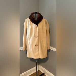 Camel Car Swing Coat with Fur Collar Vintage 1960s Sz Med